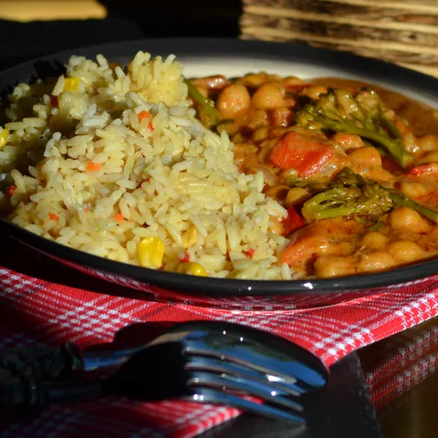Vegan coconut & peanut curry