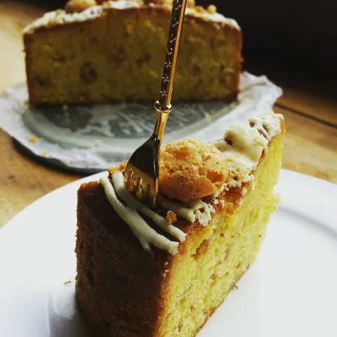 Sočni amaretto kolač