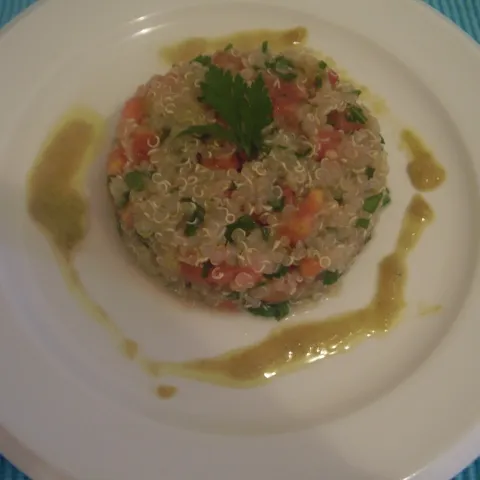 Salata od quinoe