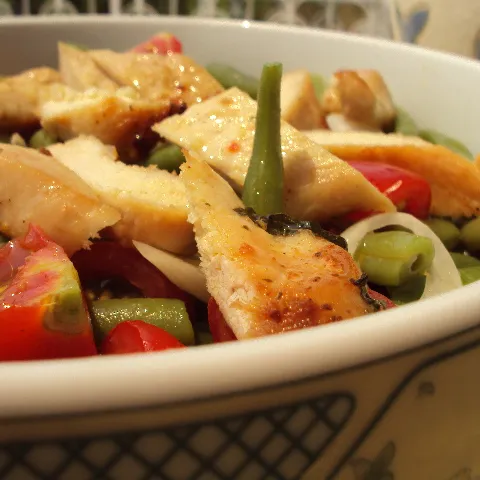 Salata od piletine i zelenih mahuna