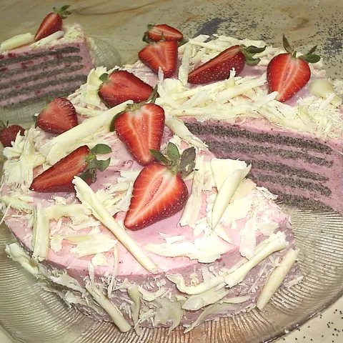 Mak-torta sa jagodama