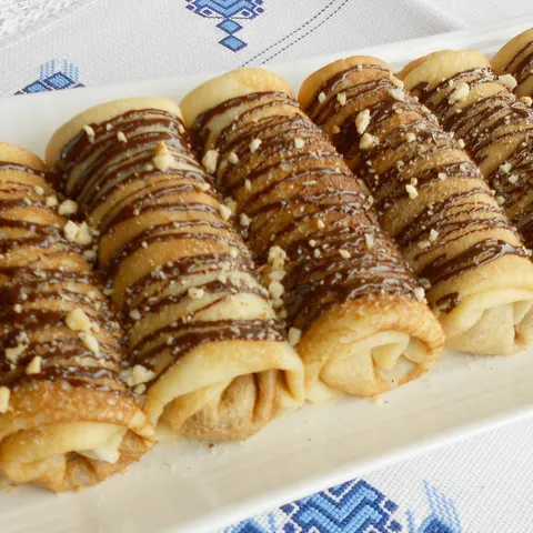 Slatke palacinke sa lesnik-nutela kremom