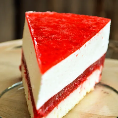 Parfe torta sa jagodama