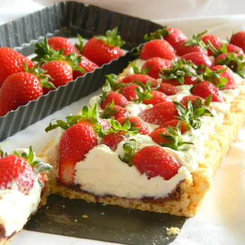Tart sa mascarpone sirom i jagodama