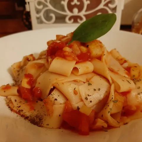 Durum tjestenina s umakom od rajčica (bez ulja)