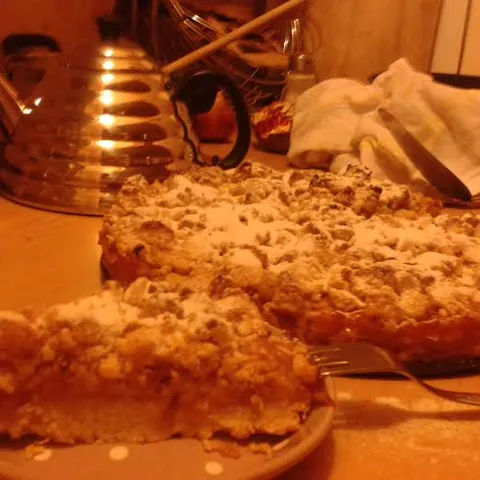 Apple and Ginger Crumble Pie