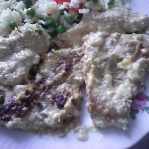 Svinjski odresci u umaku s vrhnjem