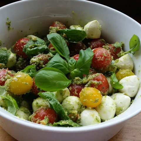Pesto salata