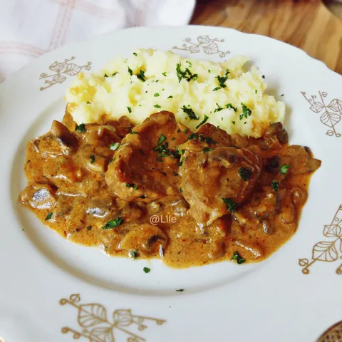 Svinjski lungić u umaku od šampinjona