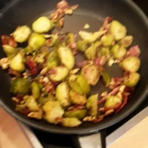 Prokulice sa slaninom i orasima