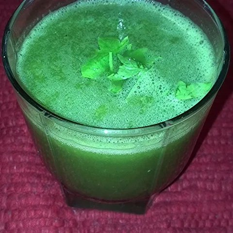 Smoothie sa košticama marelice