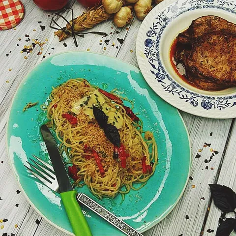 [Pangrattato:] Spaghetti Aglio e Olio s pangrattatom