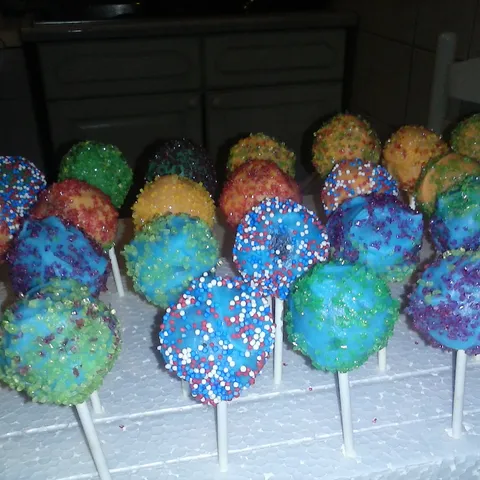 CAKE POPS