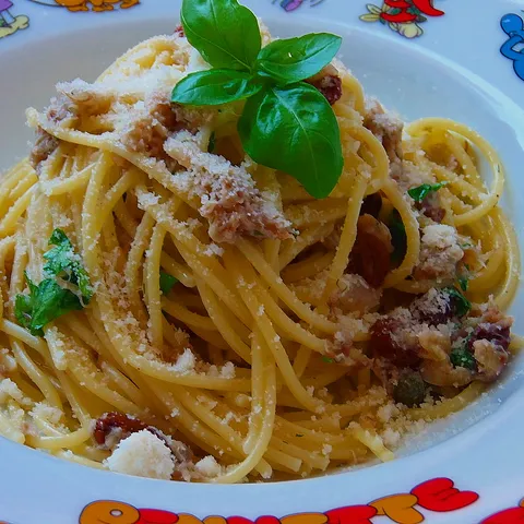 Špagete sa dimljenom skušom by Nigella Lawson