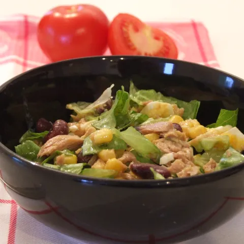 Salata sa tunjevinom