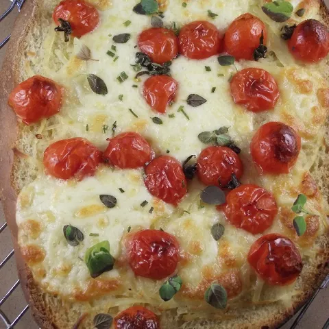 Pogača-hleb ili pizza od hleba