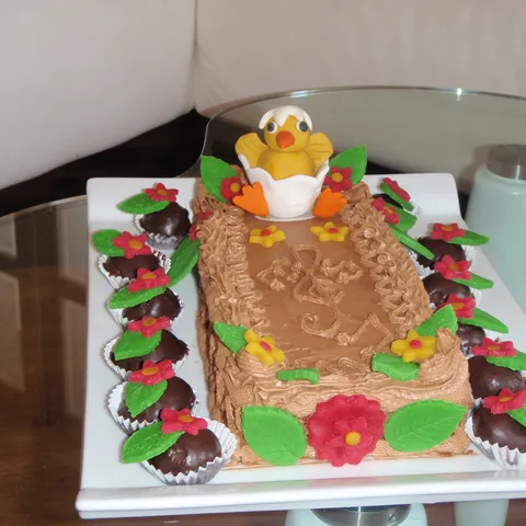 Torta za uskrs mali pilić