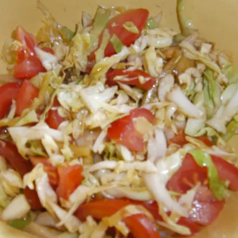 Salata od mladog kupusa