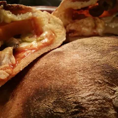 calzone sa piletinom i mozzarelom