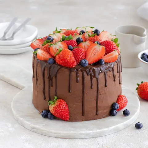 (Pre)Savršena čokoladna torta s jagodama