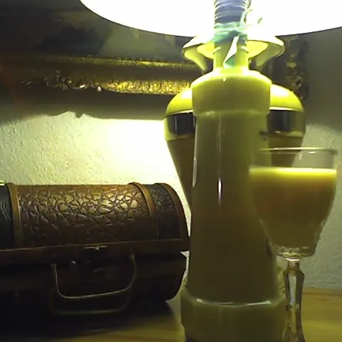 Domaci liker sa bijelom cokoladom i okusom vanilije