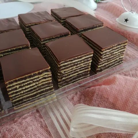 ROZEN TORTA SA MAKOM