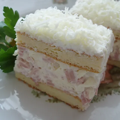 Slana torta sa sunkom i kackavaljem