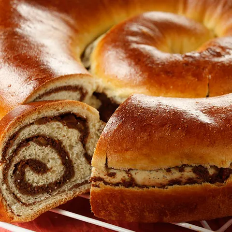 Dalmatinski kolač od rogača i suhih smokava