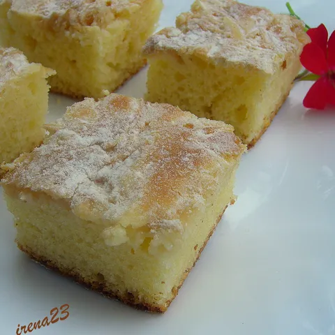 Jogurt kolač sa jabukama -varijacija