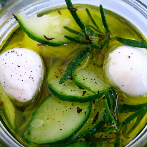 Marinirana mozzarella