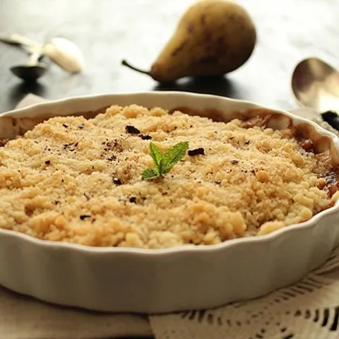 Crumble od krušaka i čokolade