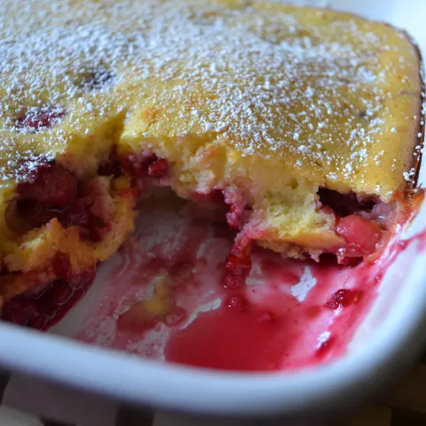 Clafoutis sa Višnjama i Malinama