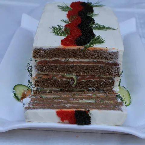Slana torta sa lososom i krem sirom