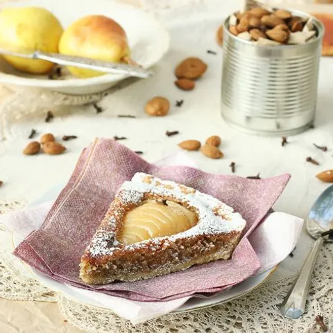 Tart od badema i krušaka
