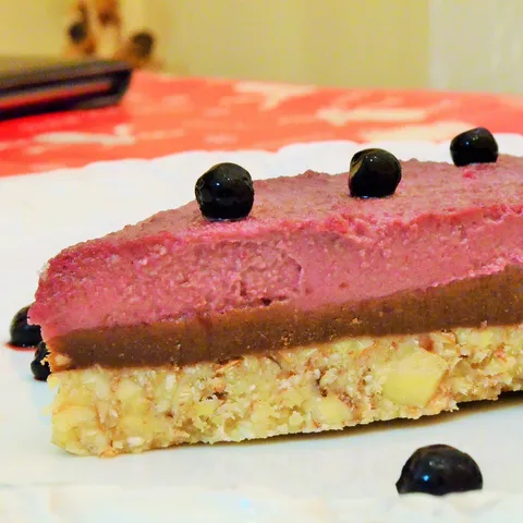 Zdrava torta - raw cake sa višnjama i kakaom