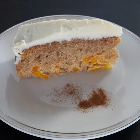 Torta od marelica s kremom od sira