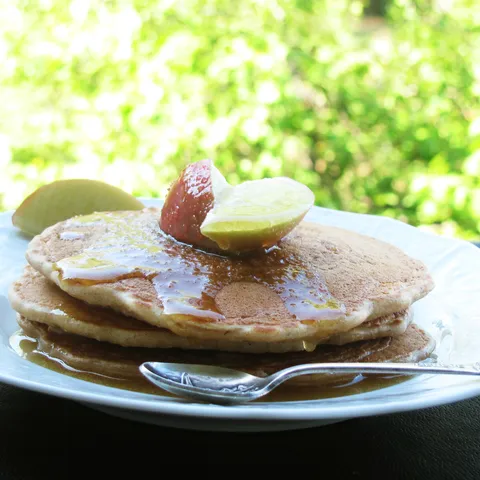 Apple pie pancakes
