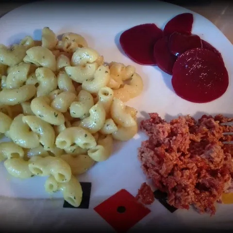 Tijestenina s maslacem i začinima