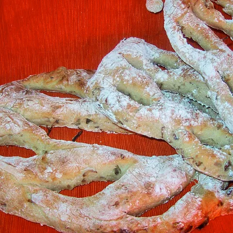 ROASTED ONION FOUGASSE (Fougasse sa pecenim lukom)