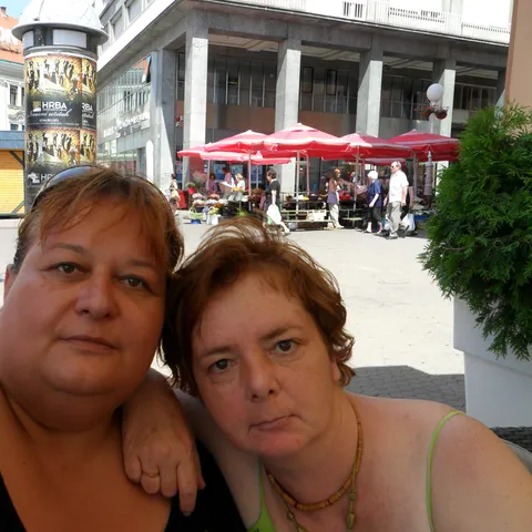 Cool duo, al' smo ispale... leleeee...