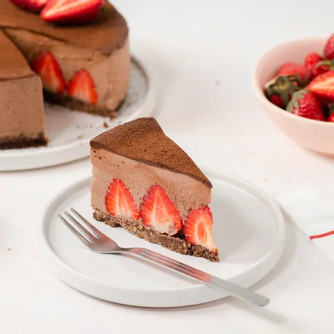 Čokoladna mousse torta s jagodama