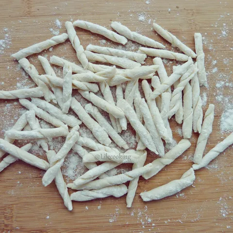 Strozzapreti pasta