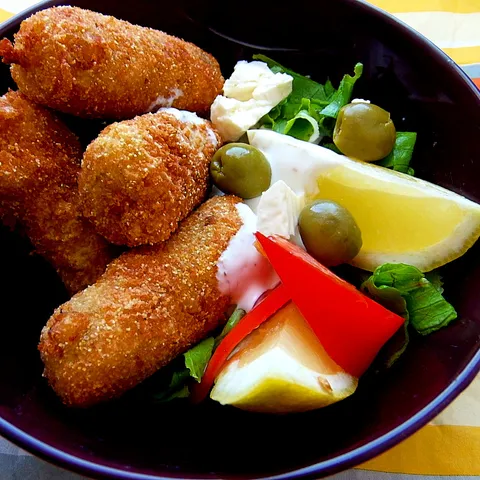 Skordalia kroketi(grčki kroketi s dipom od ouza)