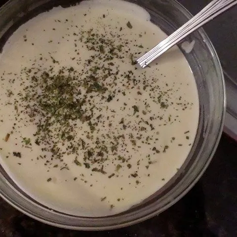 Umak od bijelog luka i sira