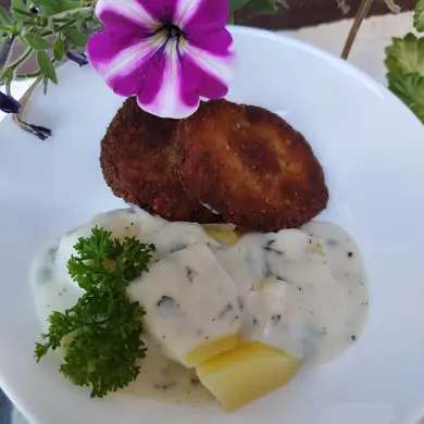 Tikvice s tunom i umak od peršina-Evichen123.jpg