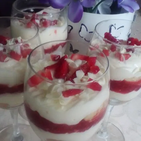 Proljetni razigrani desert