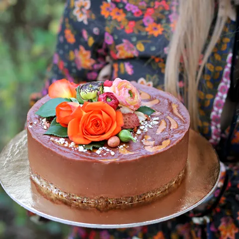 Sirova kakao torta s maslacem od kikirikija
