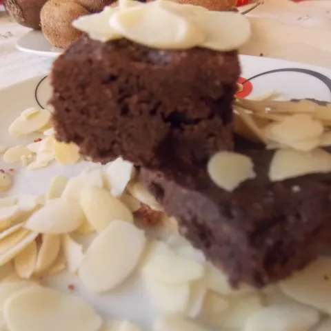 skandinavski brownies-čokoladna kladdkaka