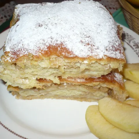 Mlijecna strudla s jabukama:)