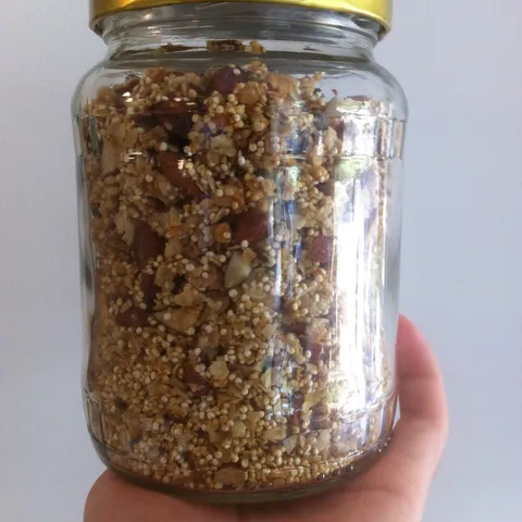 Granola s kvinojom